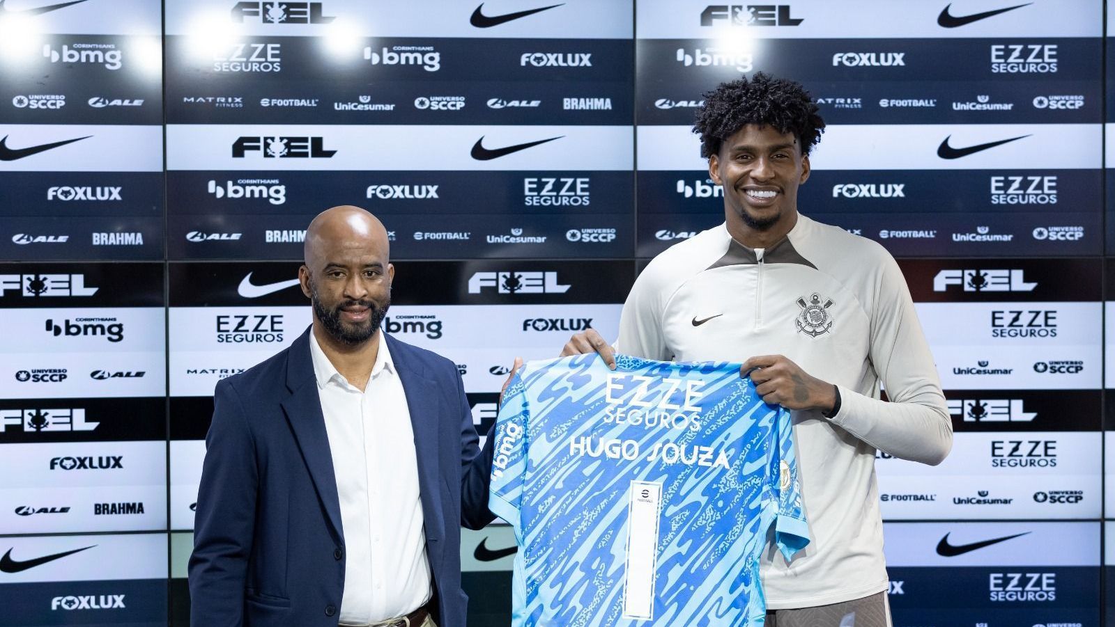 Hugo Souza foi apresentado no Corinthians nesta sexta-feira (12)