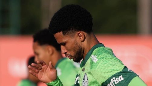 Murilo, do Palmeiras, durante treino na Academia de Futebol