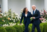 Biden parabeniza Kamala após garantir votos suficientes para nomeação