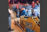 Criança é resgatada após ficar durante 3 horas em buraco de 5 metros
