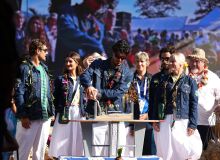 Atletas realizam &quot;cerimônia&quot; de abertura