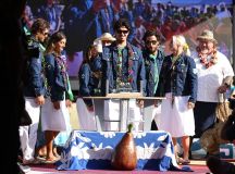 Atletas realizam &quot;cerimônia&quot; de abertura