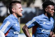 Sem espaço no Cruzeiro, meio-campista negocia retorno ao futebol europeu