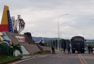 Após eleição, mais de 400 venezuelanos entram no Brasil