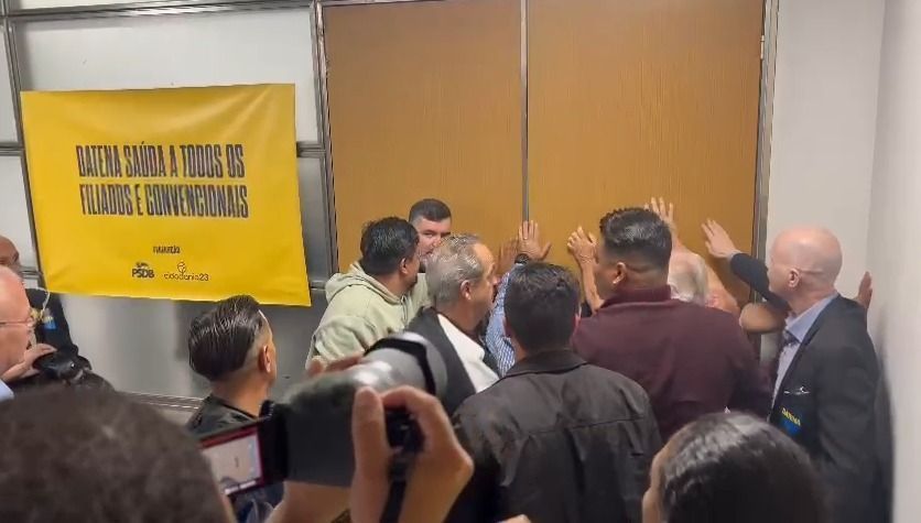 Convenção municipal de José Luiz Datena se inicia com confusão e bate-boca