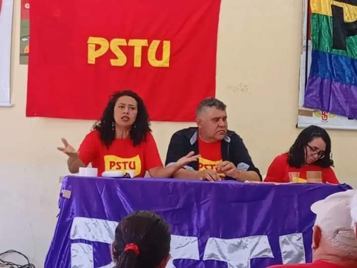 Zé Batista, candidato do PSTU à Prefeitura de Fortaleza (no centro), e Malu Costa, candidata a vice (á esquerda) / Divulgação/PSTU