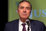 Funciona muito mal, diz Barroso sobre sistema eleitoral da Câmara