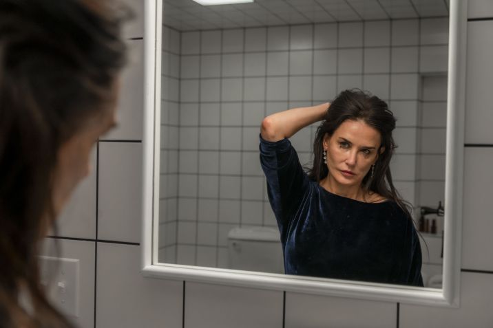 Demi Moore em "A Substância" • Divulgação/Imagem Filmes