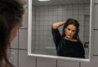 "A Substância": filme de terror com Demi Moore ganha teaser e data de estreia