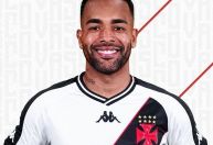 Vasco anuncia contratação do atacante Alex Teixeira