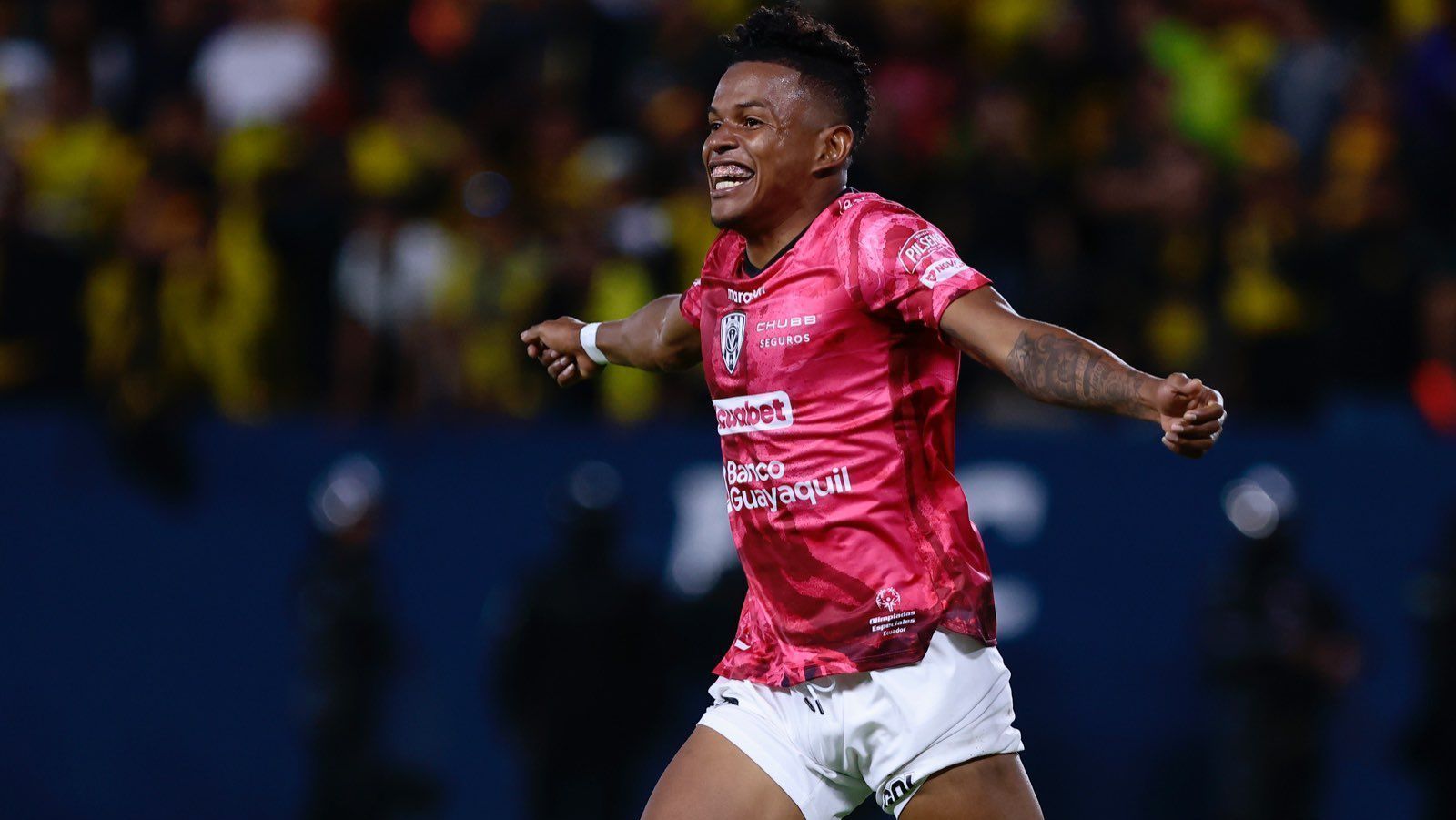 Alexander Bolaños comemora gol marcado pelo Independiente del Valle