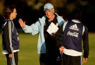 Ex-técnico campeão pela Argentina é internado e gera preocupação