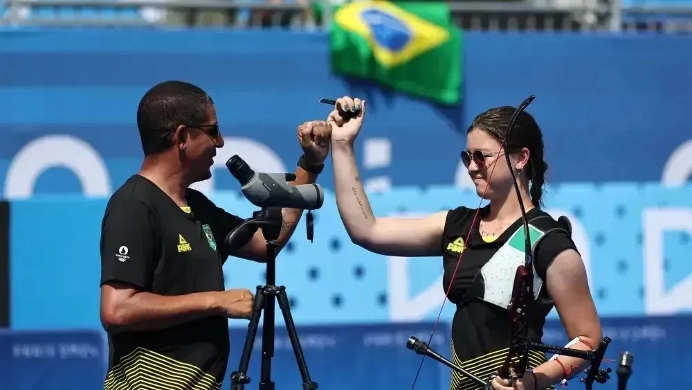 Ana Luiza avançou no tiro com arco em Paris