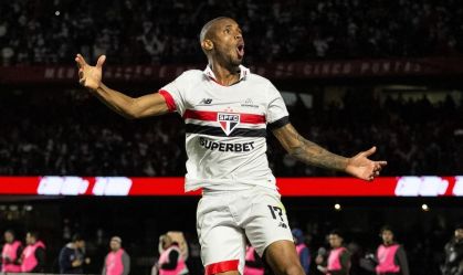 André Silva marcou o primeiro gol da vitória tricolor