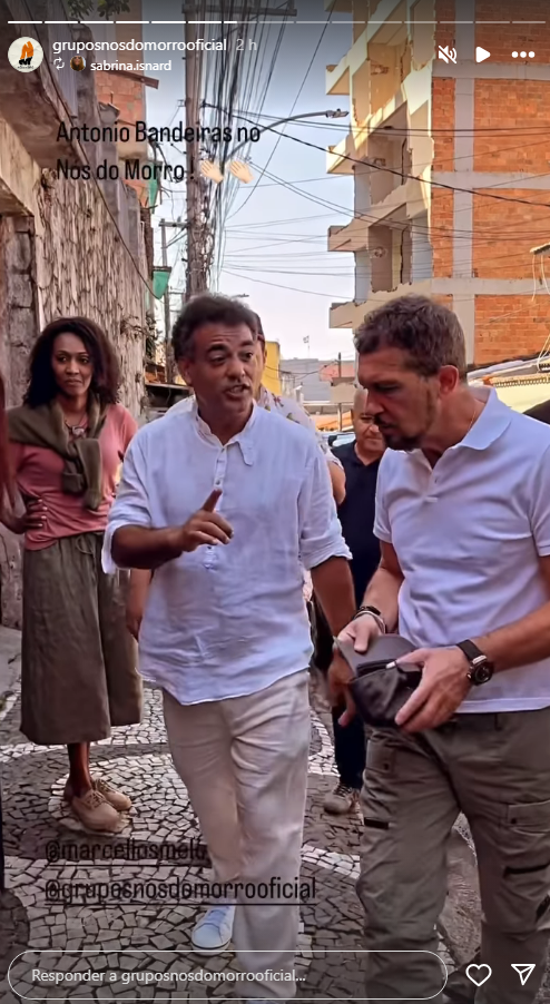 Antonio Banderas visita a ONG Nós do Morro / Instagram/Grupo de Teatro Nós do Morro