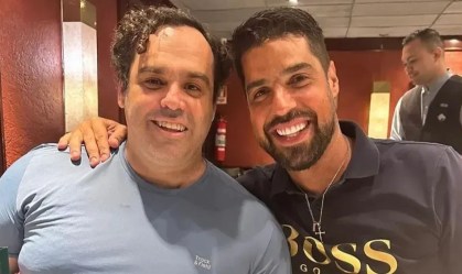 Durante jogo do Corinthians, António Oliveira se reúne com agente e ganha rolex
