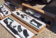 PF apreende fuzis que iriam de Goiás para o Rio de Janeiro