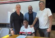 São Paulo contrata promessa peruana de 18 anos