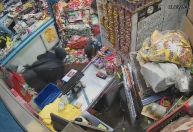 Homens encapuzados fazem arrastão em mercado na zona sul de SP; veja vídeos