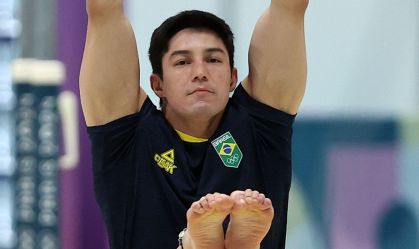 Arthur Nory erra na barra e fica fora da final