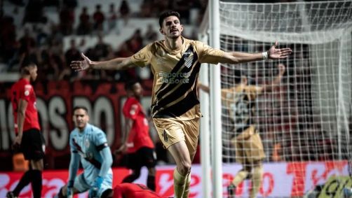 Athletico-PR ganhou do Atlético-GO de virada