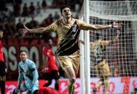 Athletico-PR vira sobre o Atlético-GO, ultrapassa Cruzeiro e entra no G6 da Série A