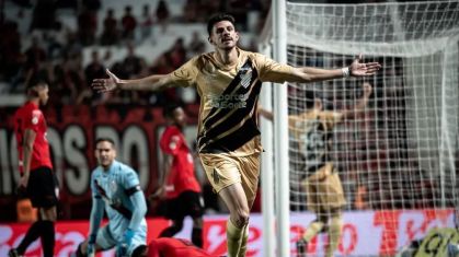 Athletico-PR ganhou do Atlético-GO de virada