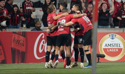 Em jogo tenso, Athletico-PR bate o Cerro Porteño e vai às oitavas da Sul-Americana