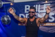 Famosos vão ao Baile do Dennis em SP e comemoram aniversário; veja fotos