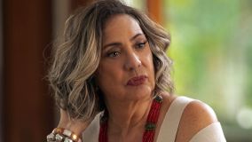 Eliane Giardini é Berta, do núcleo da família Pereira Cavalcanti, em &quot;Mania de Você&quot;
