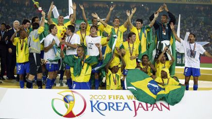Jogadores do Brasil comemoram a conquista do pentacampeonato mundial