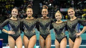 Equipe brasileira durante o classificatório da ginástica artística em Paris 2024