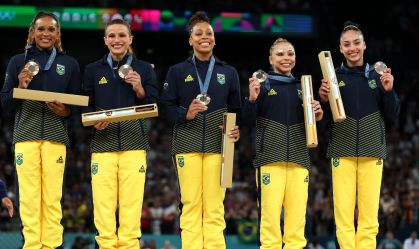 Ator de "Glee" celebra medalha da ginástica artística brasileira na Olimpíada