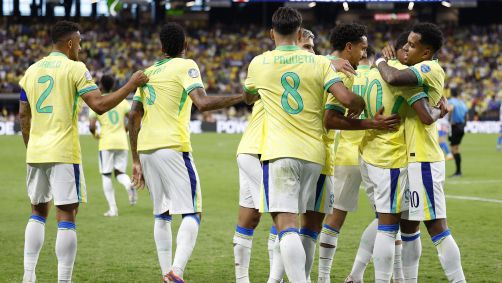 Comemoração dos jogadores em Brasil 4 x 1 Paraguai