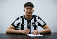 Bruninho, filho de Bruno e Eliza Samúdio, acerta com o Botafogo