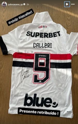 Jonatan Calleri autografou camisa do São Paulo para Vinicius Jr. / Reprodução/Instagram Casares