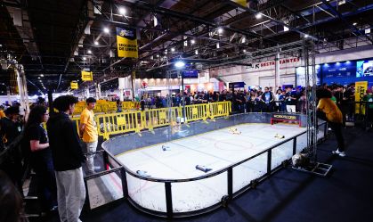 Robôs batalham, lutam sumô e até jogam futebol na Campus Party