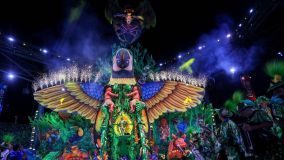 Alegoria do Caprichoso na terceira noite do Festival de Parintins