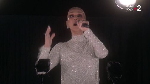 Céline Dion se apresenta na abertura dos Jogos Olímpicos de Paris