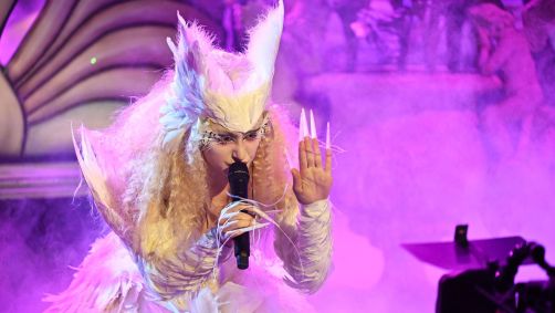 Chappell Roan se apresenta no The Tonight Show