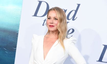 Christina Applegate se revolta com discurso de ódio na web sobre fogo em LA