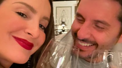Claudia Leitte ganha declaração de aniversário