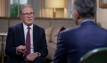 Keir Starmer à CNN: cabe aos EUA decidir se Biden é velho demais para ser líder