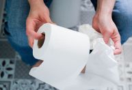 Frequência com que você faz cocô influencia na saúde, diz novo estudo