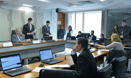 Conselho de Ética abre processos contra Flávio Bolsonaro, Randolfe, Kajuru e outros 2 senadores