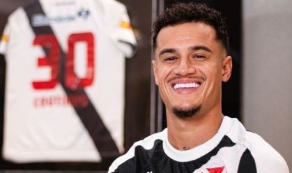 Philippe Coutinho com a camisa do Vasco