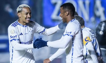 Arthur Gomes marcou o segundo gol da vitória do Cruzeiro em cima do Grêmio, em Caxias