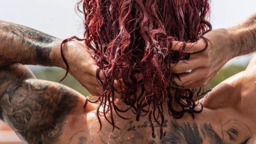 Cucurella cumpriu a promessa e fez uma publicidade