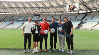 No Brasil, atores de "Deadpool & Wolverine" jogam bola no Maracanã