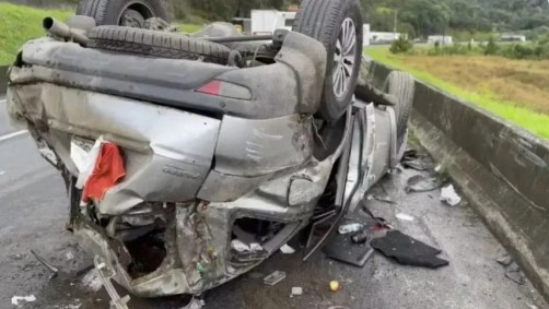 Dunga sofreu acidente de carro neste sábado (13), mas só teve ferimentos leves